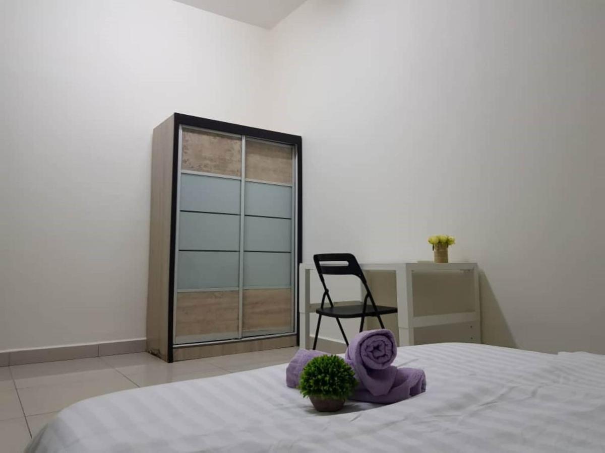 Oyo Home 90418 Suriamas Suites Condominium 1 Johor Bahru Ngoại thất bức ảnh