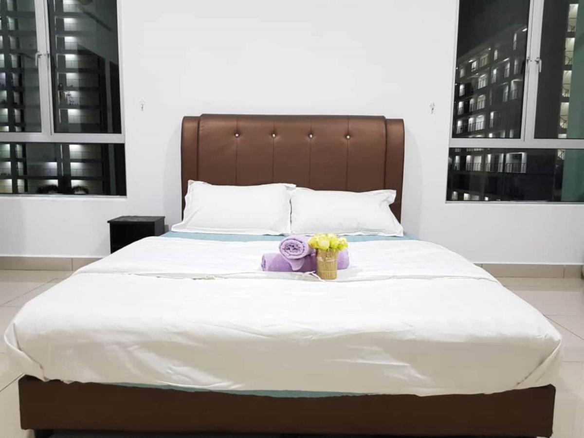 Oyo Home 90418 Suriamas Suites Condominium 1 Johor Bahru Ngoại thất bức ảnh